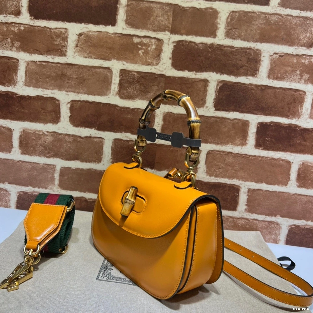 Hyper Peter bag Bamboo top handle with Small Gucci 0818